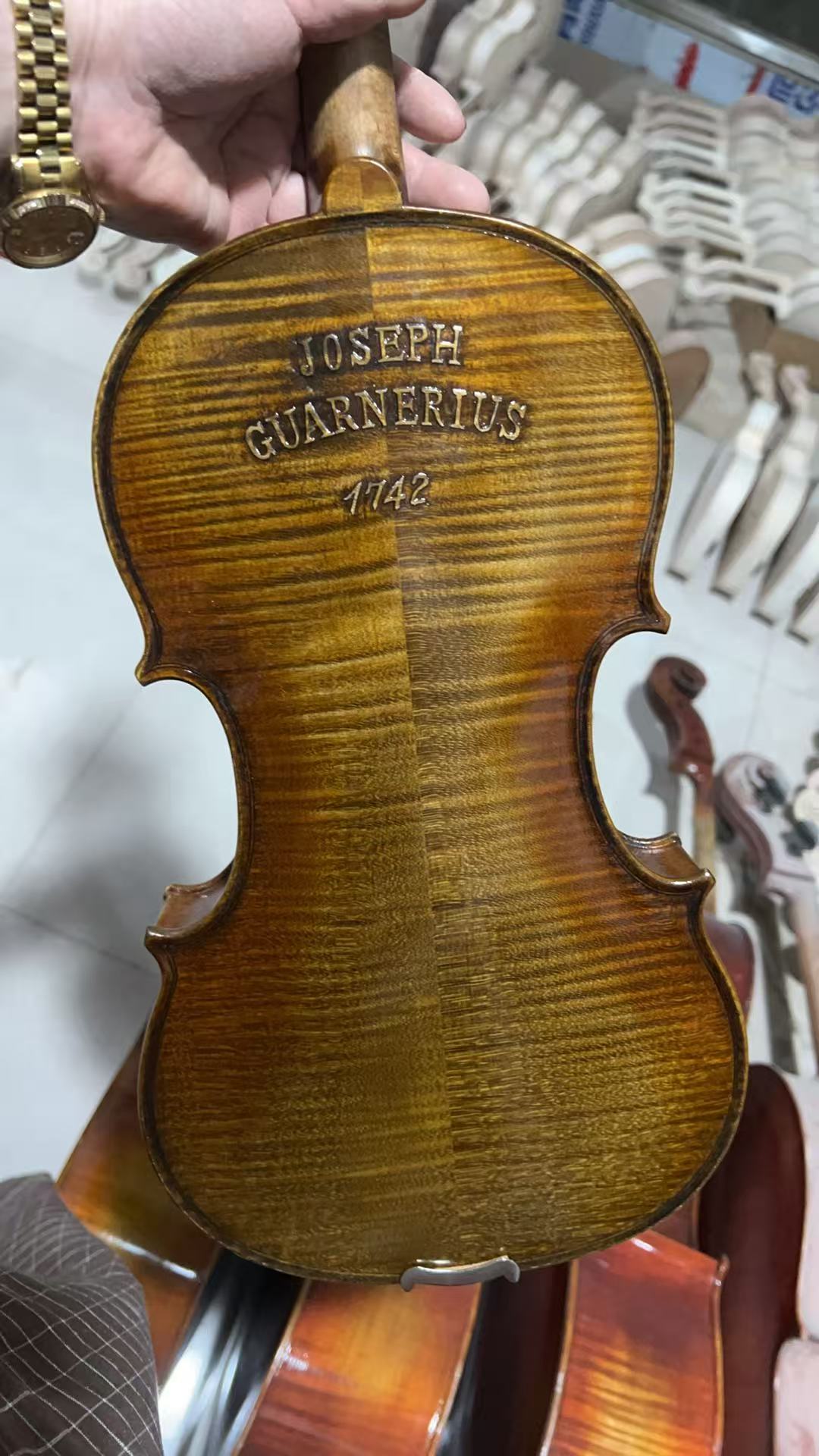 Musical Instruments 4/4 Carvin - Musical Instruments Online のレビューと価格